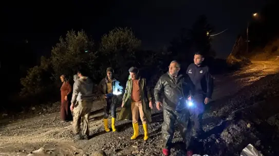 Hatay'ın Dörtyol İlçesinde Sağanak Sonrası Toprak Kayması 1 Evi ve 1 Aracı Etkiledi