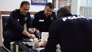 Isparta’da Polis Memurları Ramazan’ın İlk İftarı’nı Görev Başında Kutladı