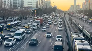 İstanbul’da Ramazan’ın İlk İftarı Öncesi Trafik Yoğunluğu Rekor Kırdı