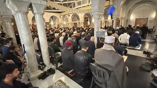 İsviçre'de Ramazan'ın İlk Teravih Namazı Camilerde Coşkuyla Kutlandı