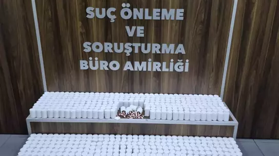 İzmir Gaziemir'de 105 Bin Sentetik Ecza Ele Geçirildi: 7 Şüpheli Gözaltında