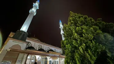 Teravih namazı sırasında cami içi
