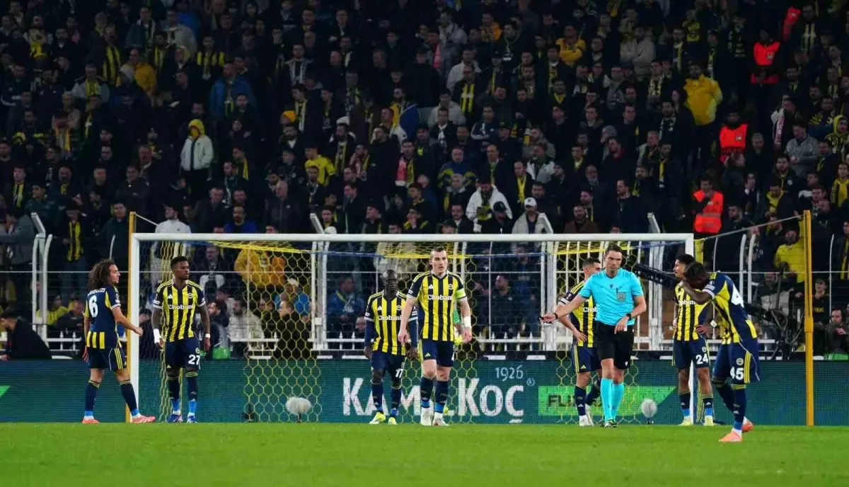 Fenerbahçe, Nottingham Forest'e 3-0 Mağlup Olurken İngiliz Rakiplerine 13. Defa Yenildi