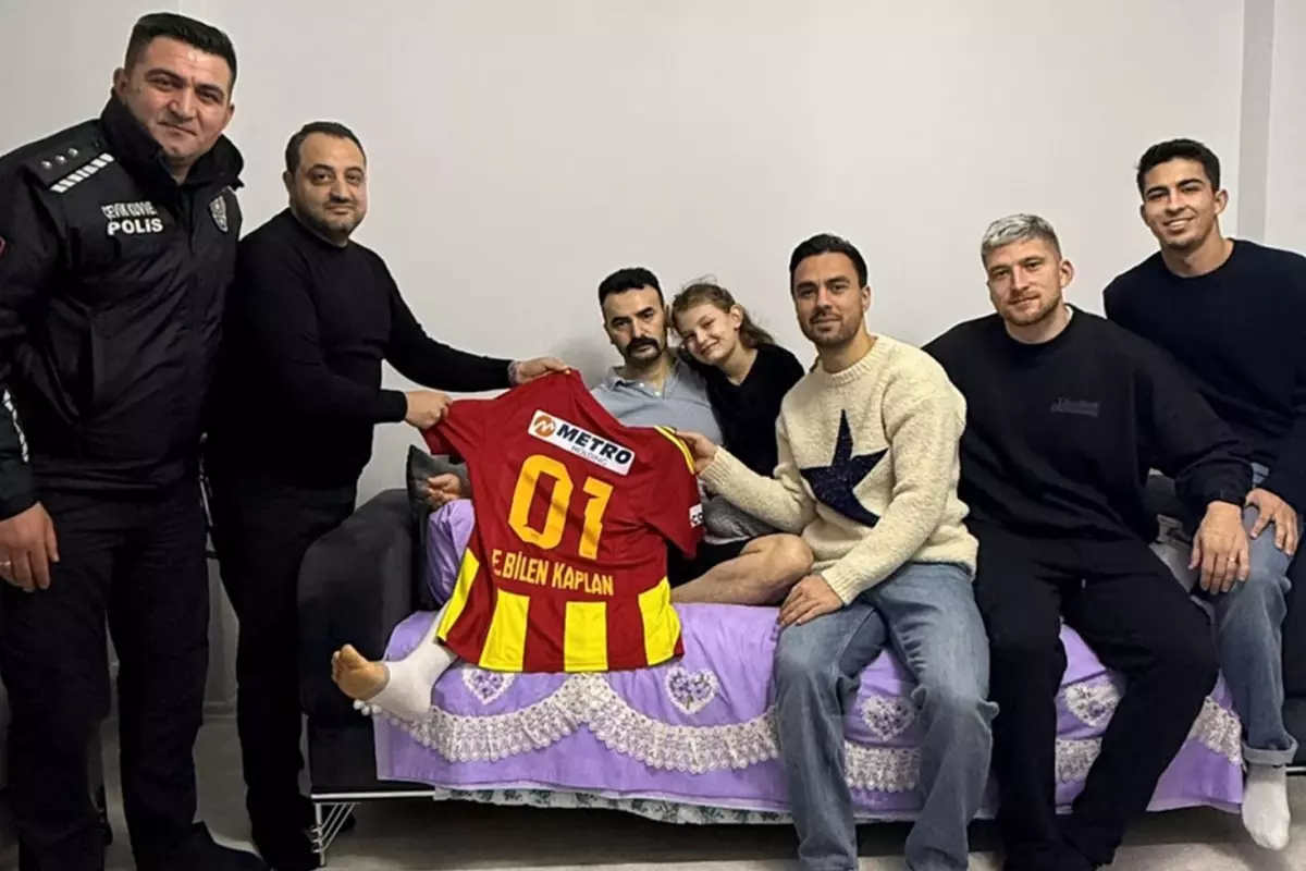 Kayserisporlu futbolcular yaralı polis ziyaretinde