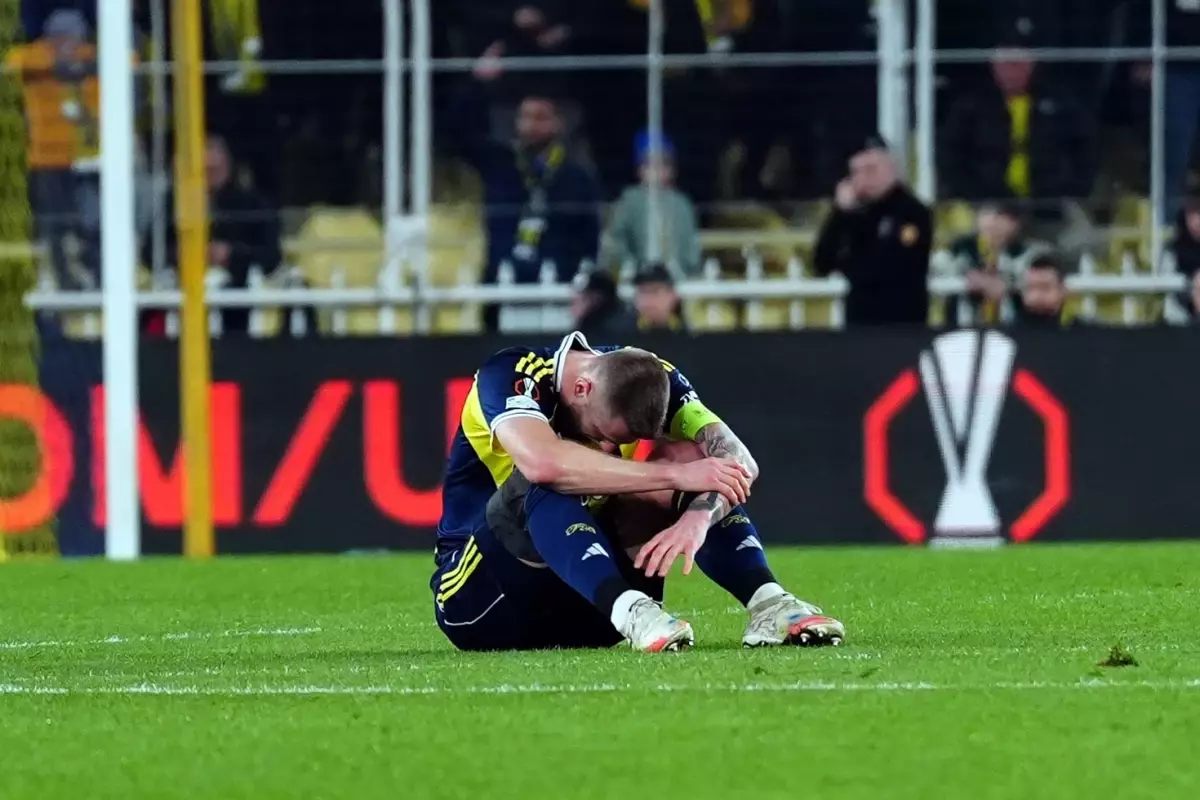 Fenerbahçe, Nottingham Forest’a 3-0 Yenildi: Avrupa Ligi 16. Tur’da Zorlu Başlangıç