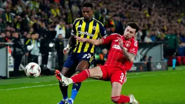Fenerbahçe, Nottingham Forest'a 2-0 Geride: UEFA Avrupa Ligi'nde İlk Yarı Analizi