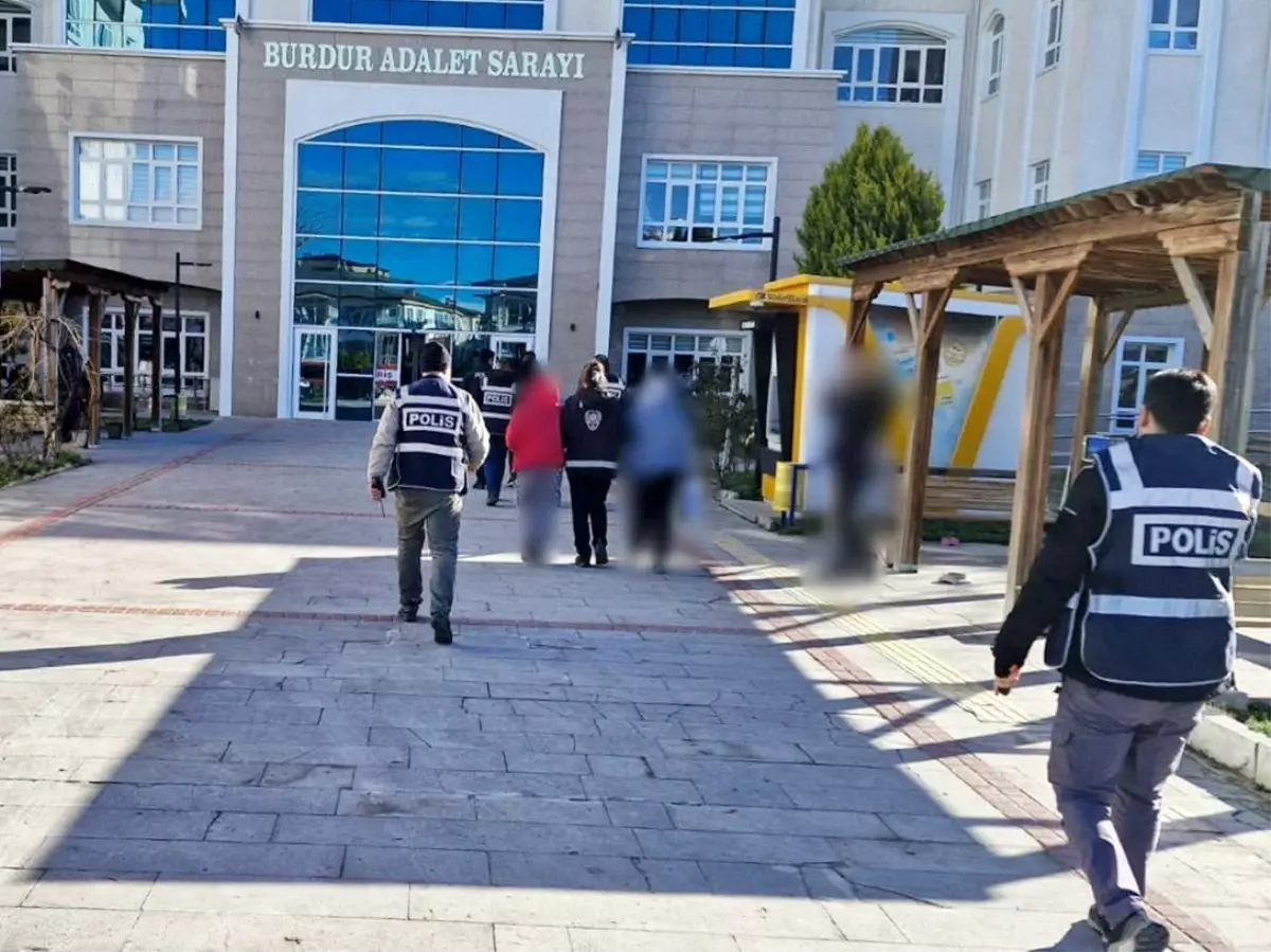 Burdur’da 1 Milyon Liralık Sahte Altın Şebekesi Çökertildi