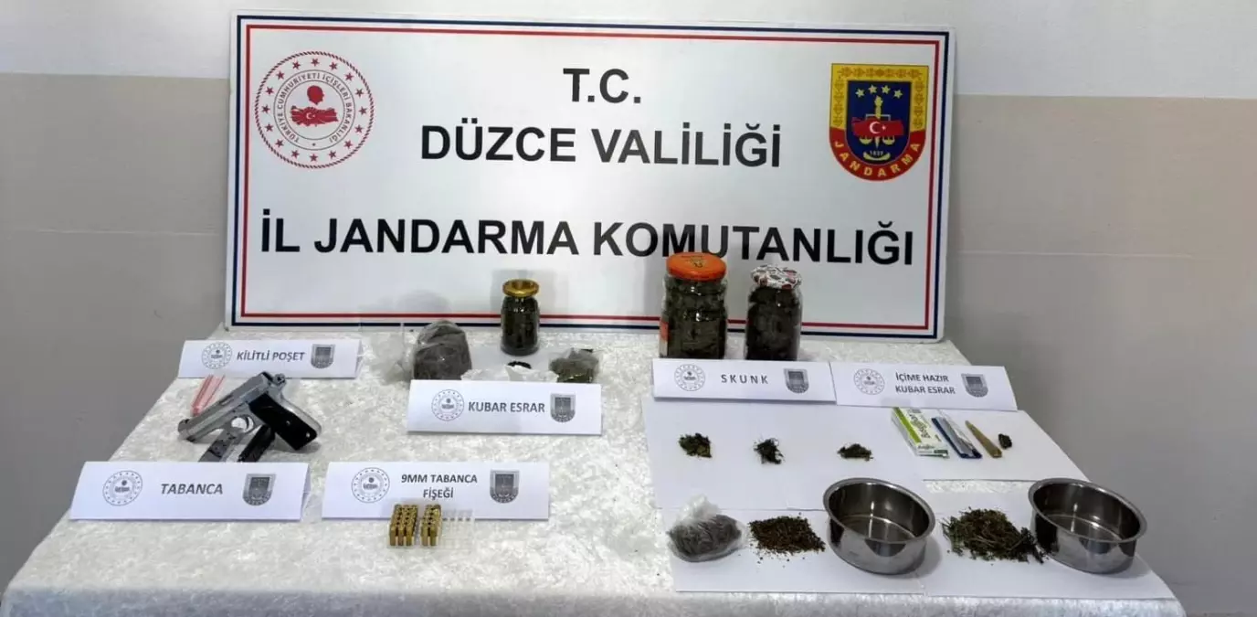 Düzce'de Jandarma Operasyonu: 2 Şahıs Uyuşturucu Suçundan Gözaltına Alındı