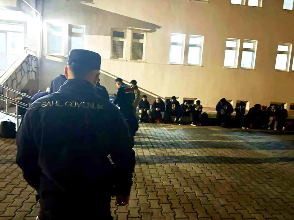 Milas'ta 33 Düzensiz Göçmen Sahil Güvenliği Tarafından Yakalandı