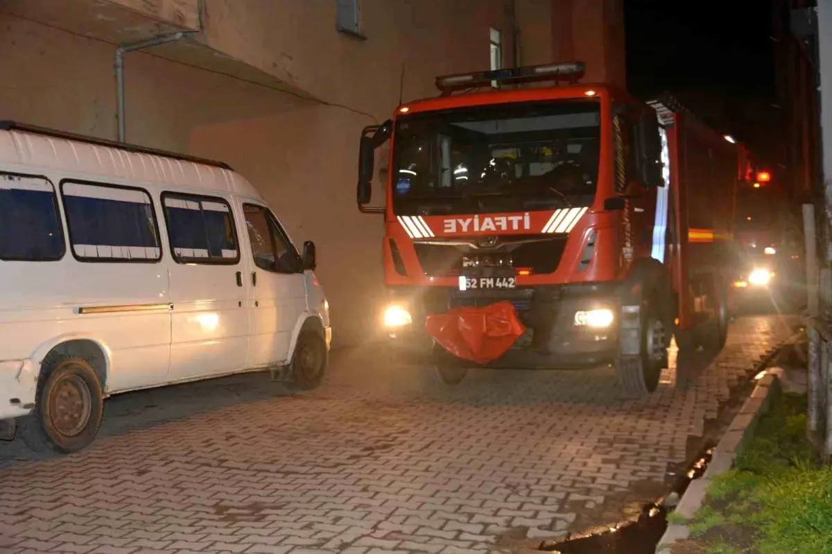 Ünye’de sahur vakti baca yangını