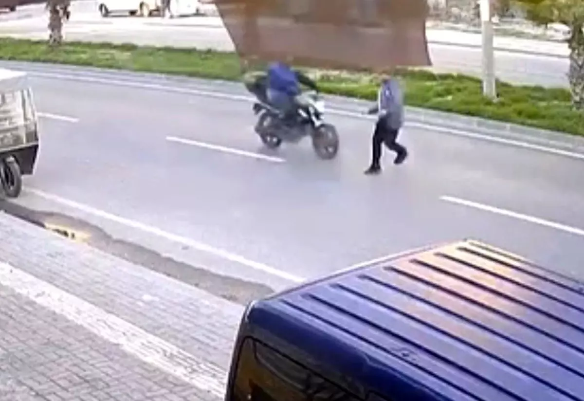 Adana Yüreğir'de Motosiklet Kazası: Bir Kişi Yaralandı