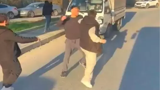 Arnavutköy'de Trafik Çatışması Kamera Kaydıyla Gün Yüzüne Çıktı