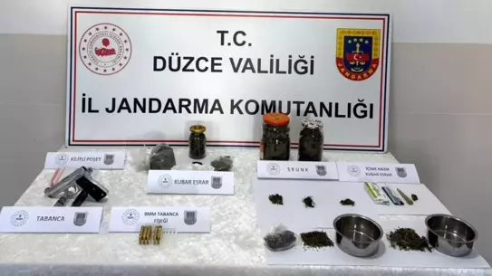 Düzce'de Jandarma Operasyonu: 2 Şahıs Uyuşturucu Suçundan Gözaltına Alındı