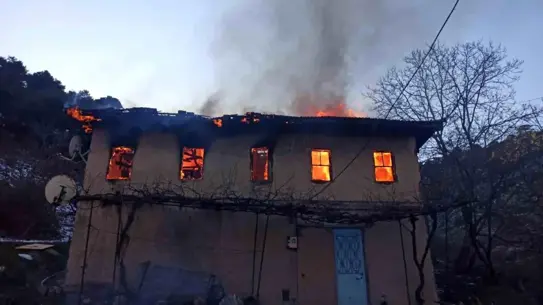 Bursa Gürsu’da 83 Yaşındaki Kadının Evinde Çıkan Yangın Ölümle Sonuçlandı