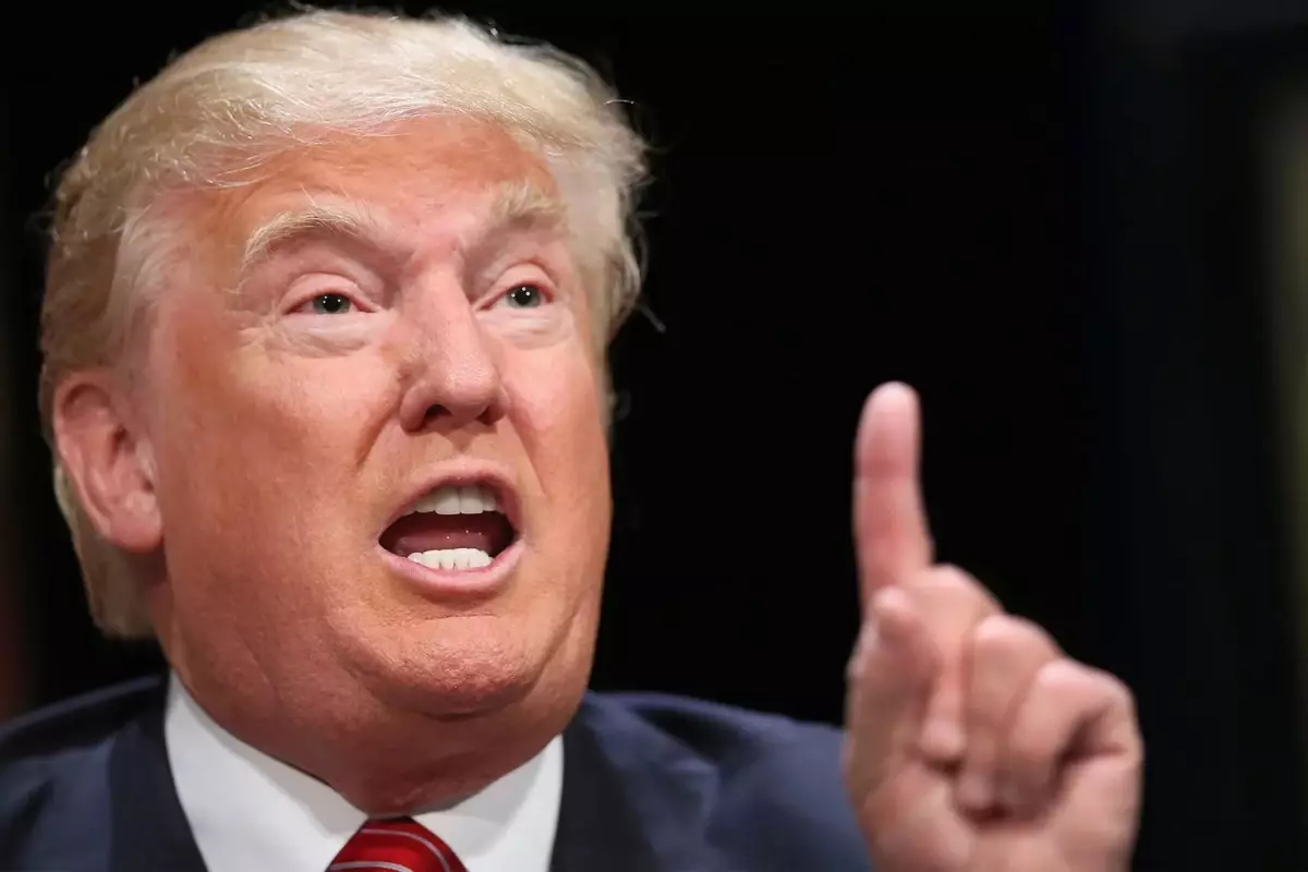 Trump, Yüksek Mahkeme Kararına Sert Tepki Gösterdi: Yeni Gümrük Tarifesi İddiası