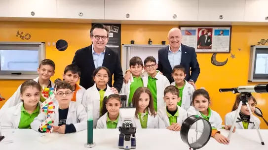 MediaMarkt Türkiye ve TEGV, Deprem Bölgesindeki 11.000 Çocuğa Nitelikli Eğitim Desteği Sunuyor