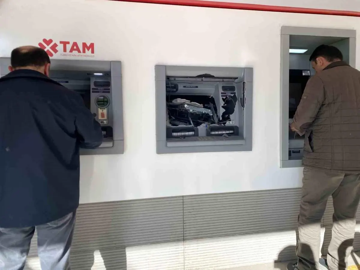 Kastamonlu Vatandaş ATM Arızasını Balyozla Çözdü, Gözaltına Alındı