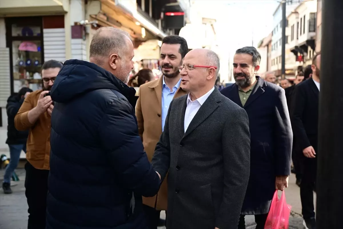 Bursa’da Ramazan’ın İlk Günü: AK Parti İl Başkanı Gürkan’dan Esnafa Moral Ziyareti