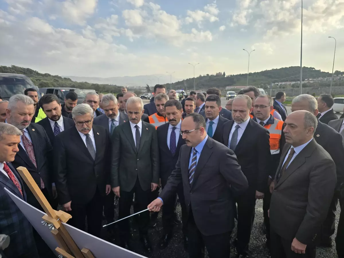 Bakan Uraloğlu, Hatay’da İftar Etkinliğine Katıldı ve Yeni Yatırım Projelerini Tanıttı