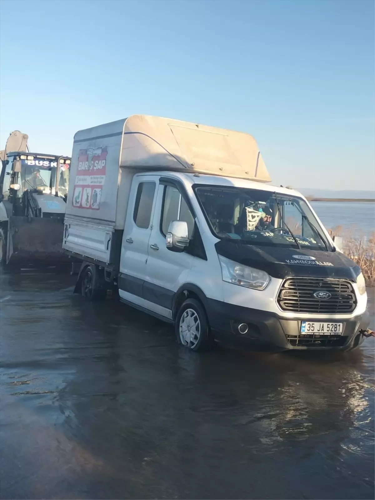 Çapraz Çayı taşması sonrası kapalı yol