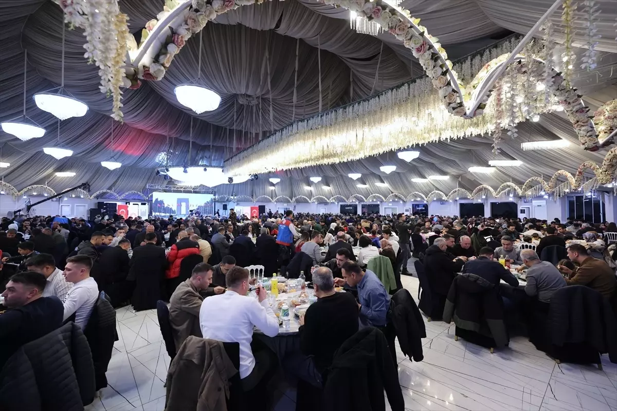 Mardin Valiliği ve Büyükşehir Belediyesi Kızıltepe’de Ramazan İftarını Halkla Buluşturdu