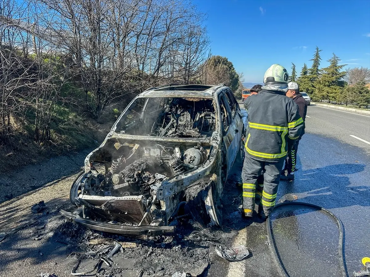 Uşak’ta Çip Araç Yangını: Şoförün Kısa Sürede Müdahalesi
