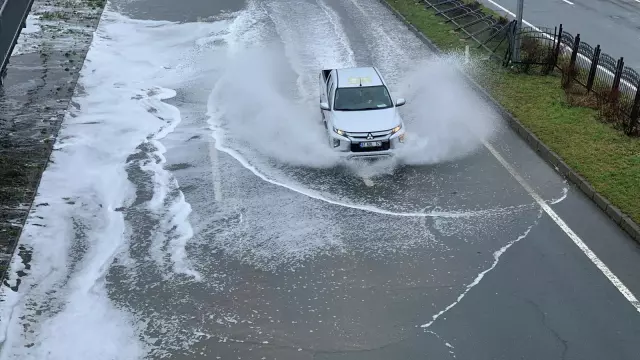 Araçların suyla kaplı durumu