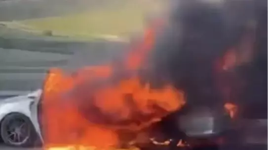 Yangın sonrası araç kalıntısı