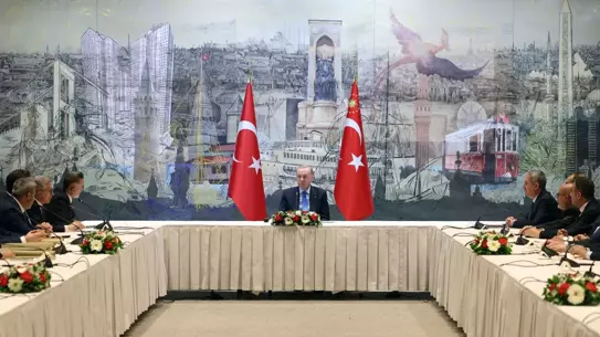 Erdoğan, ASKON Yönetim Kurulu Üyelerini Dolmabahçe'de Karşıladı