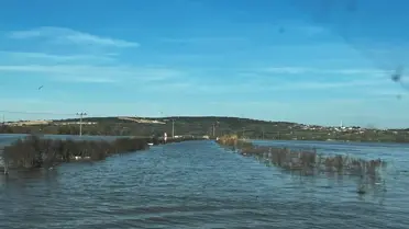 Karacabey’de Sel Selameti: Sürücü Sular Altında Kaldı, Kurtarıldı