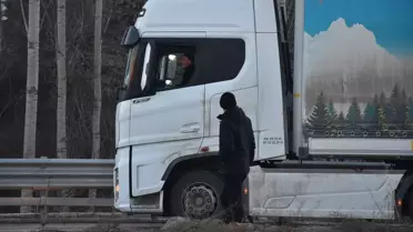 İftar sofrası ve dağıtan köylüler