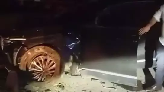 İskenderun'da Polis Araçlarına Çarpan Otomobilde 2 Polis Yaralı