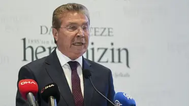 Ünal Üstel'in konuşması sırasında kullanılan görsel