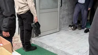 Kaymakam Mert Can Canga Resmen Atandı, Koruma Polisine Ayakkabı Tutmasıyla Gündemde