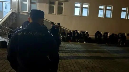 Milas'ta 77 Kaçak Göçmen Güvenli Bölgeye Çekildi