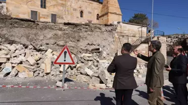 Nevşehir'in Nar Köyünde Sağanak Sonrası Tarihi Caminin İstinat Duvarı Çöktü