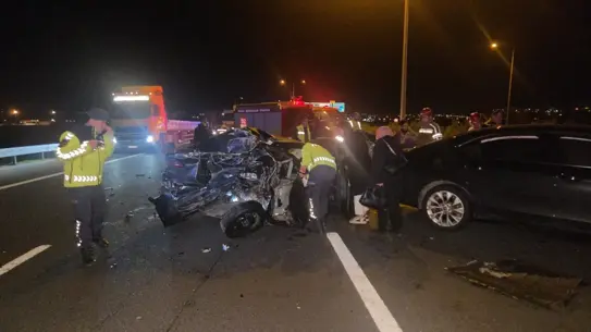 Bursa Otoyolunda Kamyon Çarpması: Sürücü Yaralı