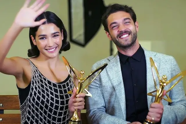 Aybüke Pusat yeni saç kesimi fotoğraf 2