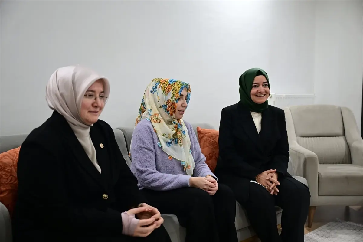 AK Parti'nin Sosyal Yardım Projesi Kapsamında Depremzedelerle İftar Sofrası