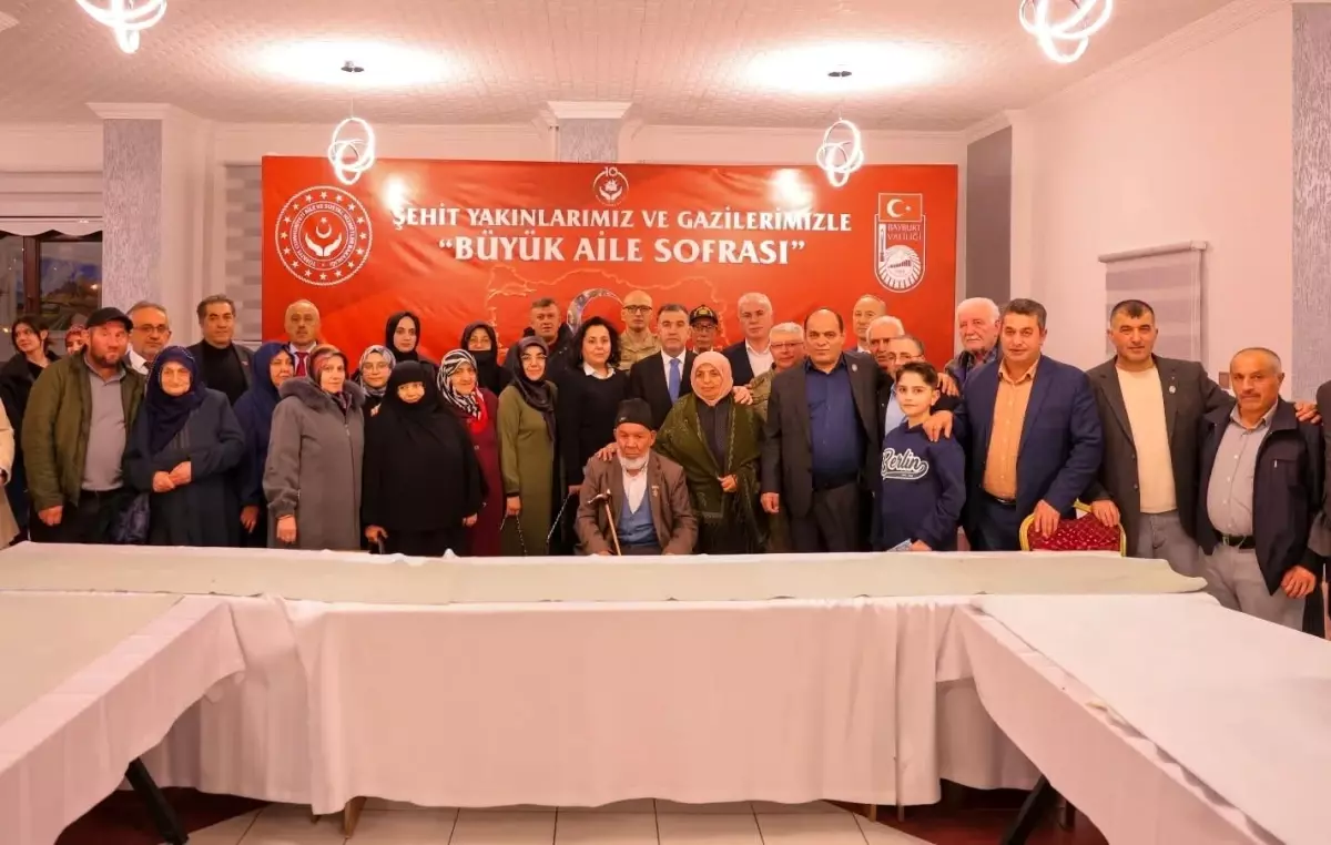 Bayburt’ta Büyük Aile Sofraları İftarı Şehit Aileleri ve Gazilerle Birlikte Gerçekleşti