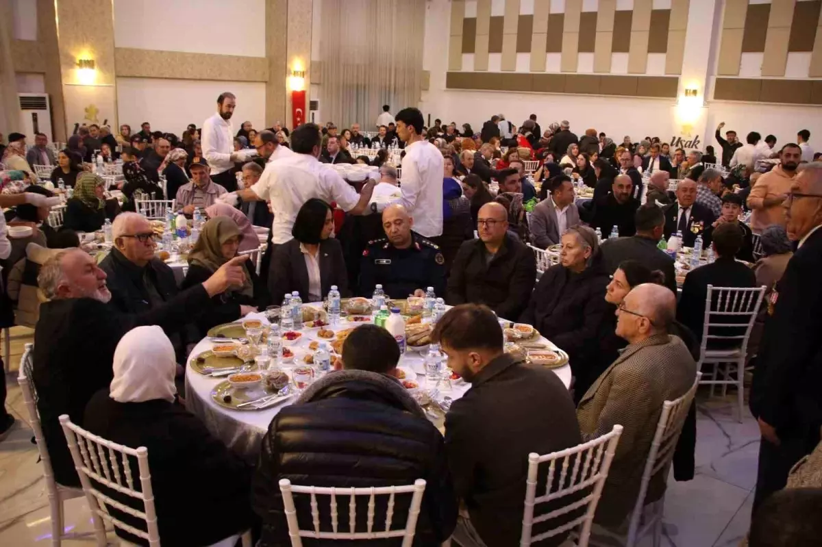 Uşak Valisi Naci Aktaş iftar organizasyonu