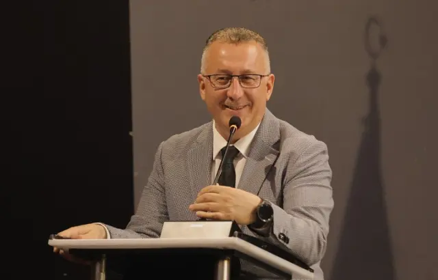 Adapazarı belediye binası önünde protesto gösterisi