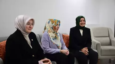 AK Parti'nin Sosyal Yardım Projesi Kapsamında Depremzedelerle İftar Sofrası