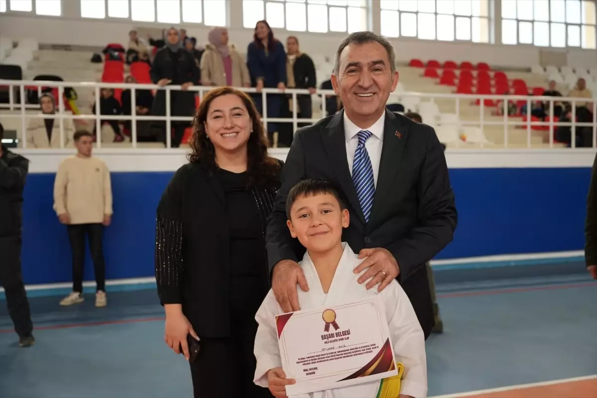 Bala Belediyesi'nde 35 Sporcu Tekvando Kuşak Sınavını Tamamladı