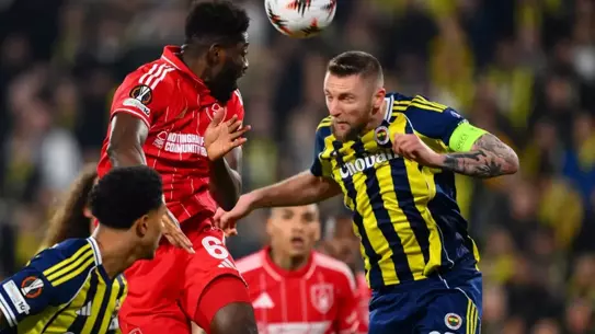 Fenerbahçe'nin UEFA Avrupa Ligi Çıkışı İngiliz Basınında Gündemde: 3-0 Mağlubiyet ve Pereira’nın Etkileyici Başlangıcı