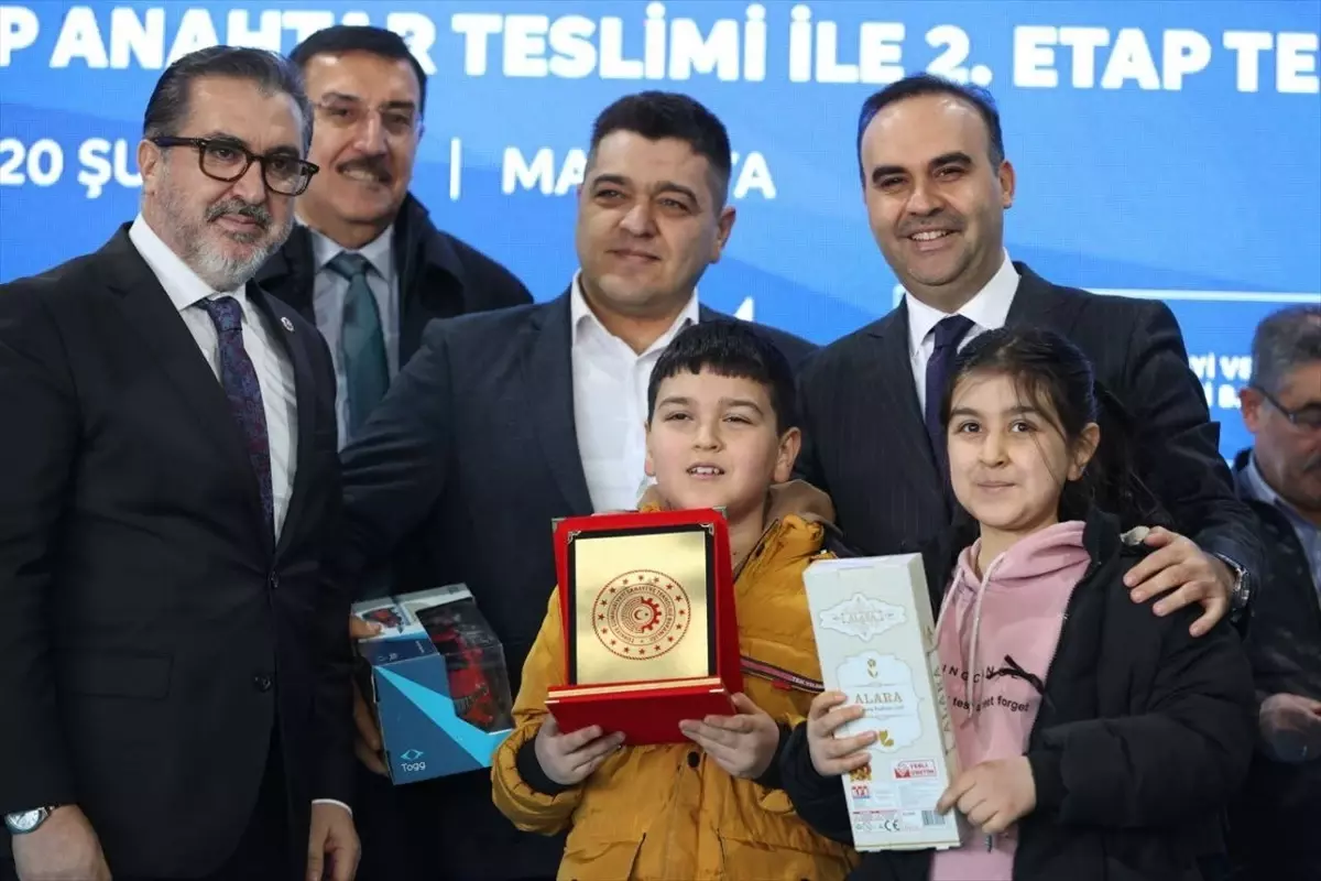 Bakan Kacır, Malatya’da Depremzede Sanayicilere Yeni İş Yerlerinin Anahtar Teslimini Denetledi