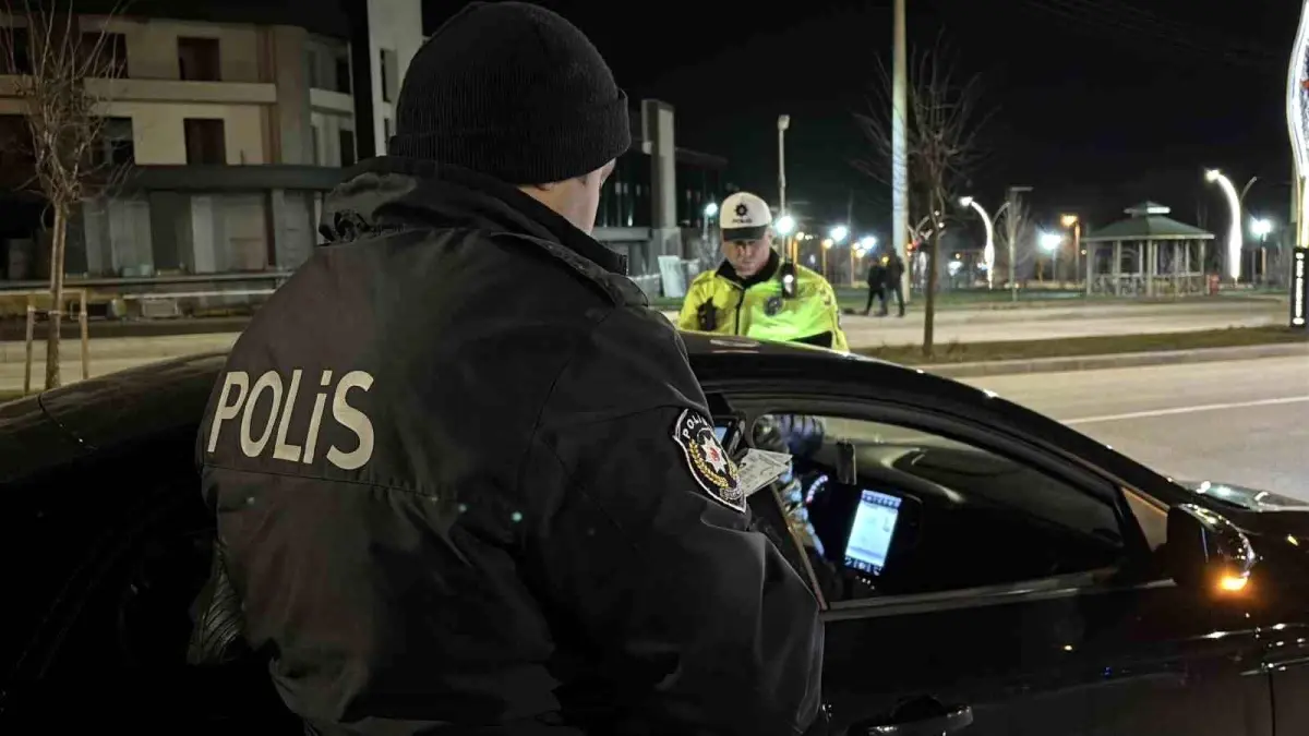Bolu’da Gece Trafik Denetimleri Sürücüleri Uyardı