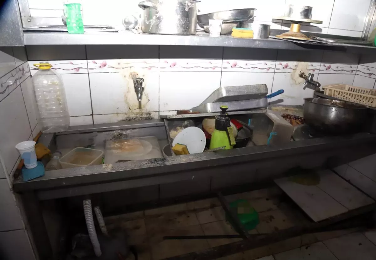 Mersin Akdeniz’de Hijyen Denetiminde 6.400 TL Ceza Kesildi