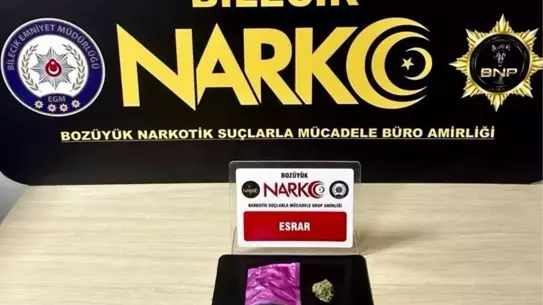 Operasyon sırasında ele geçirilen esrar