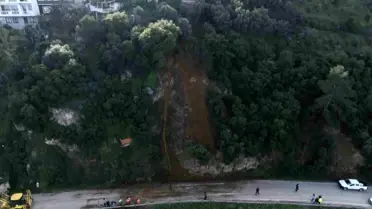 Mudanya’da Heyelan Sonrası Yol Tekrar Açıldı: Ekipler Temizlik ve Güvenlik Çalışmalarını Tamamladı
